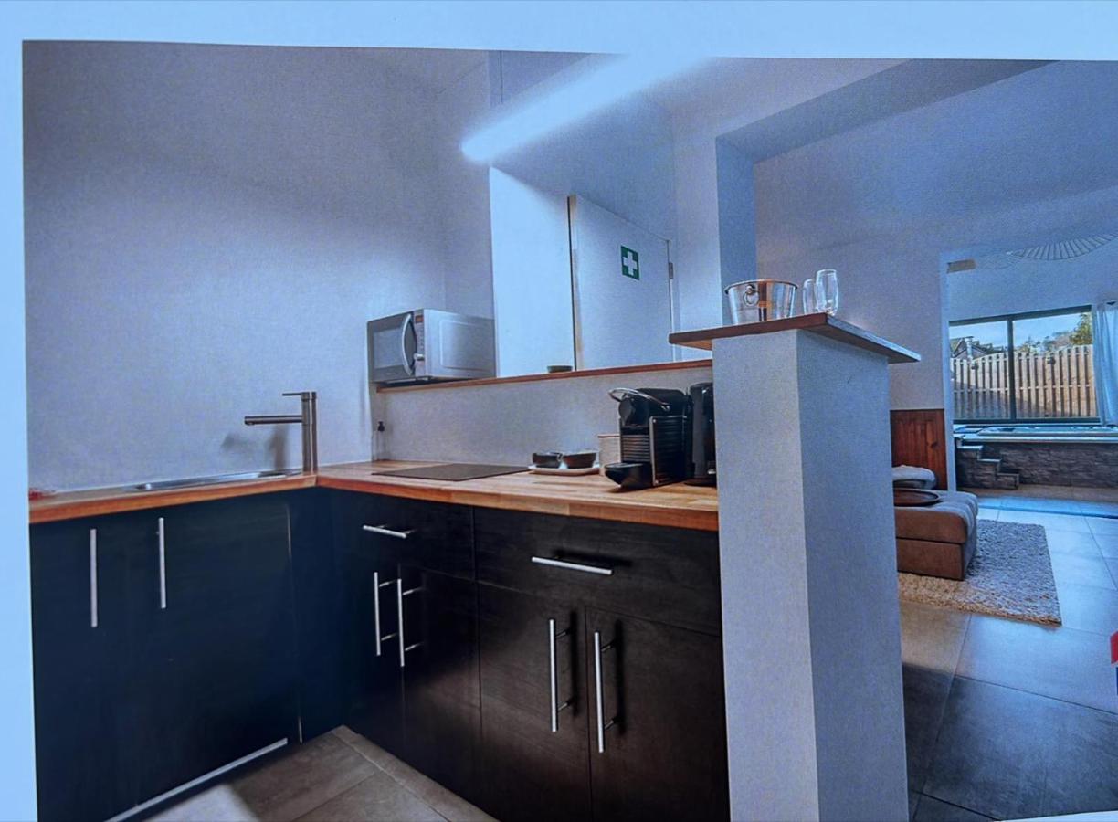 Appartamento Wellness Loft Huy Esterno foto