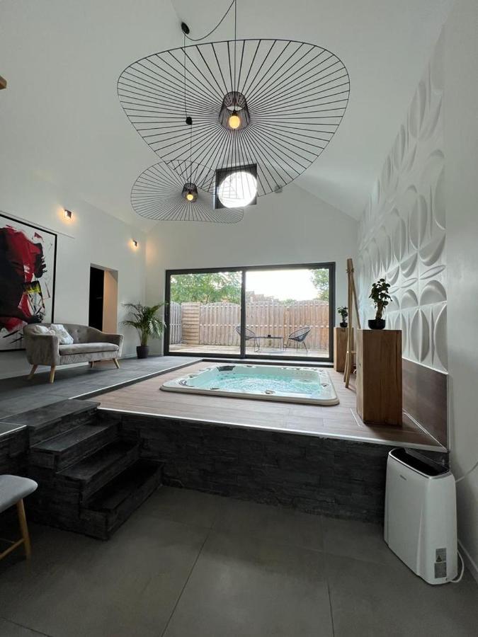 Appartamento Wellness Loft Huy Esterno foto